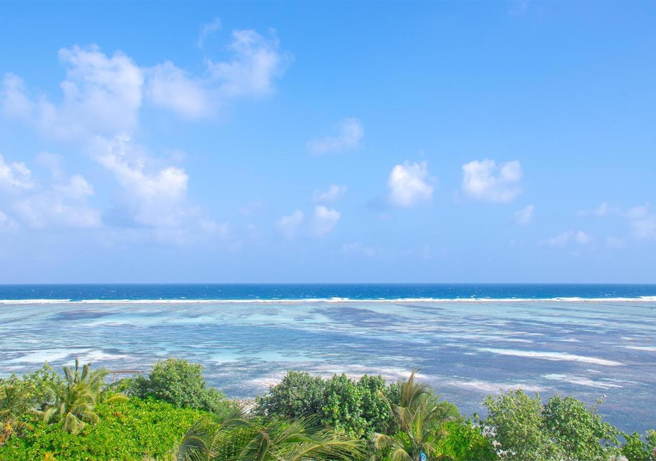 Stone Beach Club Dhiffushi Exterior photo